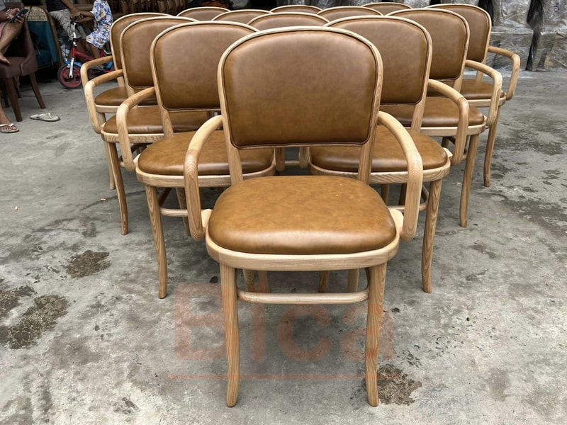 Ghế thonet 811 có tay tựa