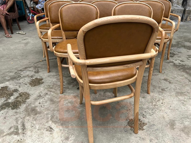 Ghế thonet 811 có tay tựa